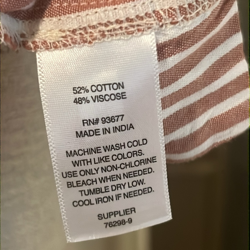 a.n.a. Light red & white striped shortsleeve flowy blouse women’s top Small - Picture 9 of 9